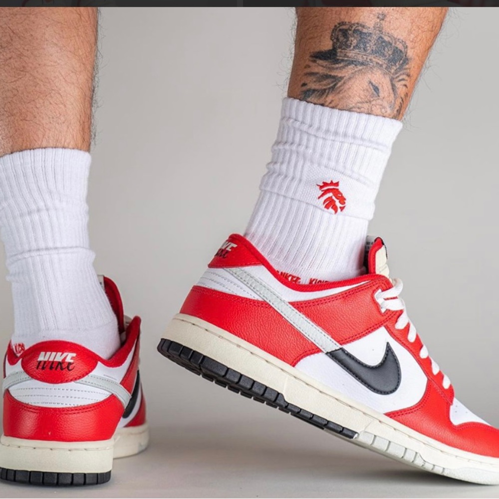 Men's Nike Dunk Low Chicago Split - Picture 2 of 15